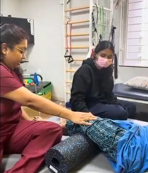 Knee pain physiotherapy treatment in Pune for pain relief and improved mobility